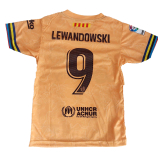 Barcelona 2022/23 váltó mezgarnitúra Lewandowski felirattal 