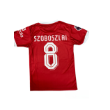 1=2 2023/24-es Liverpool hazai gyerek mezgarnitúra SZOBOSZLAI felirattal, AJÁNDÉK EB SÁLLAL!