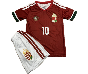 Magyar hímzett címeres hazai válogatott 2024 EB szurkolói mezgarnitúra SZOBOSZLAI felirattal.