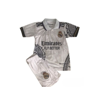 2023/24-as Real Madrid gyerek mezgarnitúra Benzema felirattal 